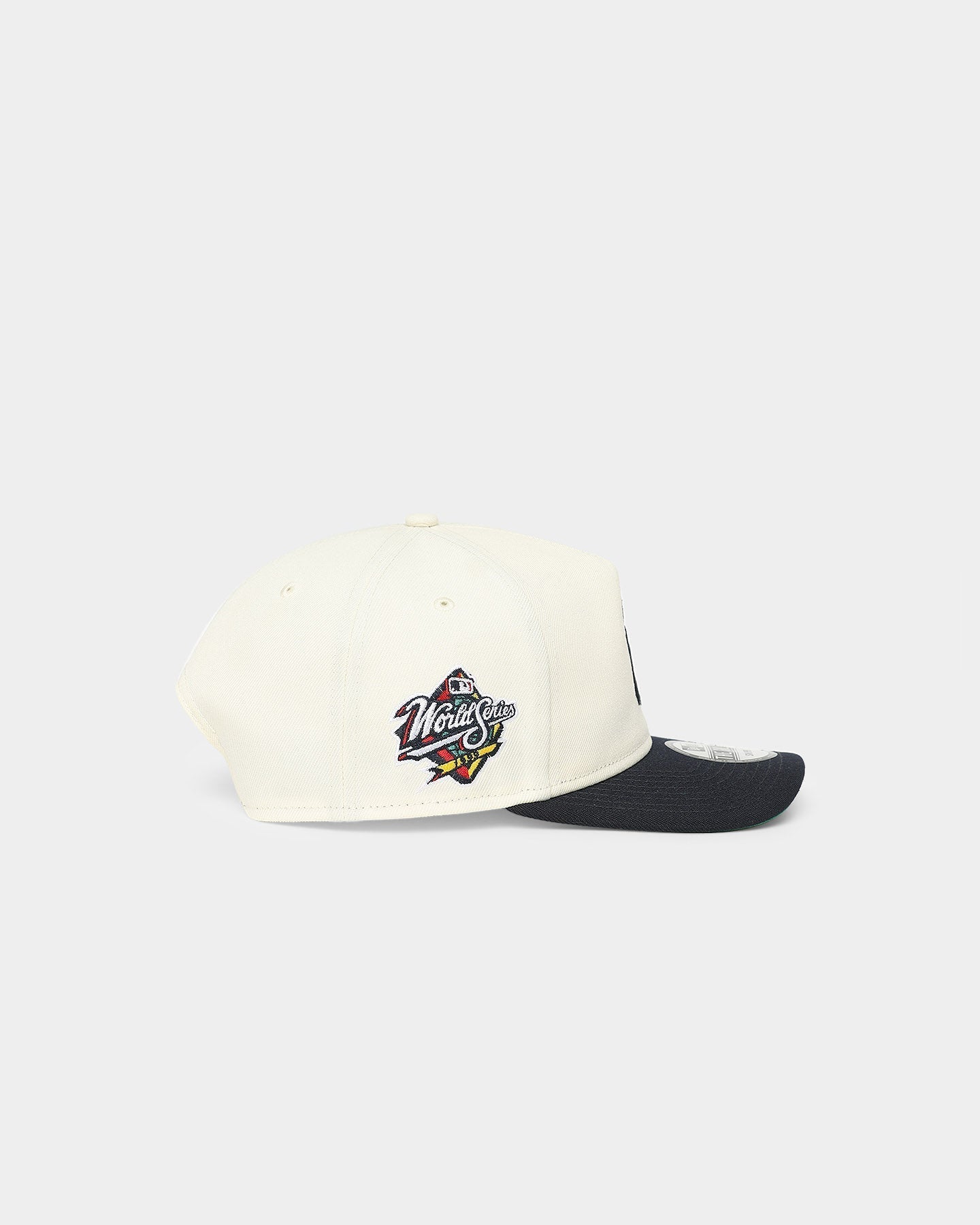 New Era New York Yankees 1999 'Off White World Series Side Patch' Old Golfer Snapback Chrome White