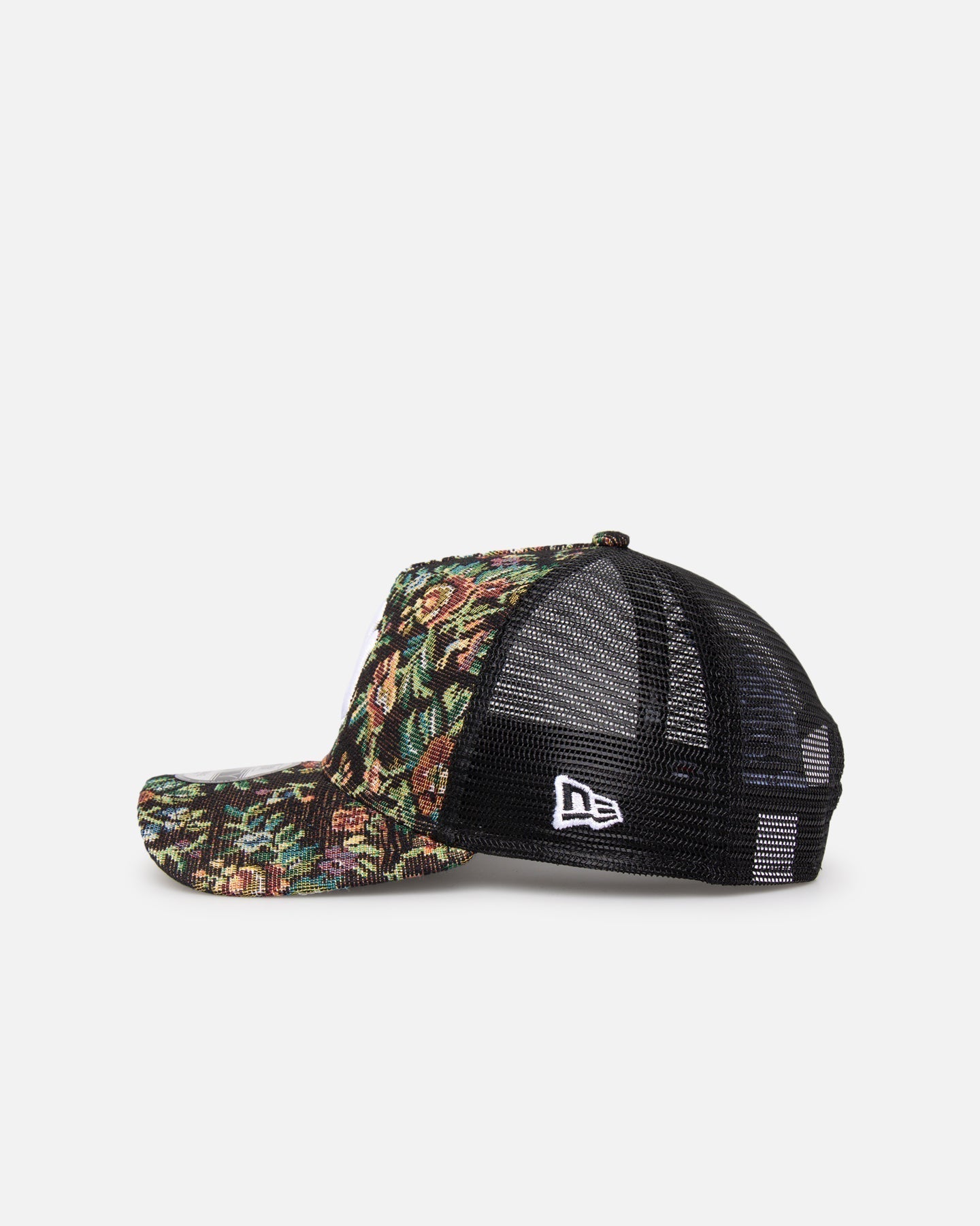 New Era New York Yankees 'Black Floral Tapestry' 9FORTY A-Frame Trucker Snapback Tapestry