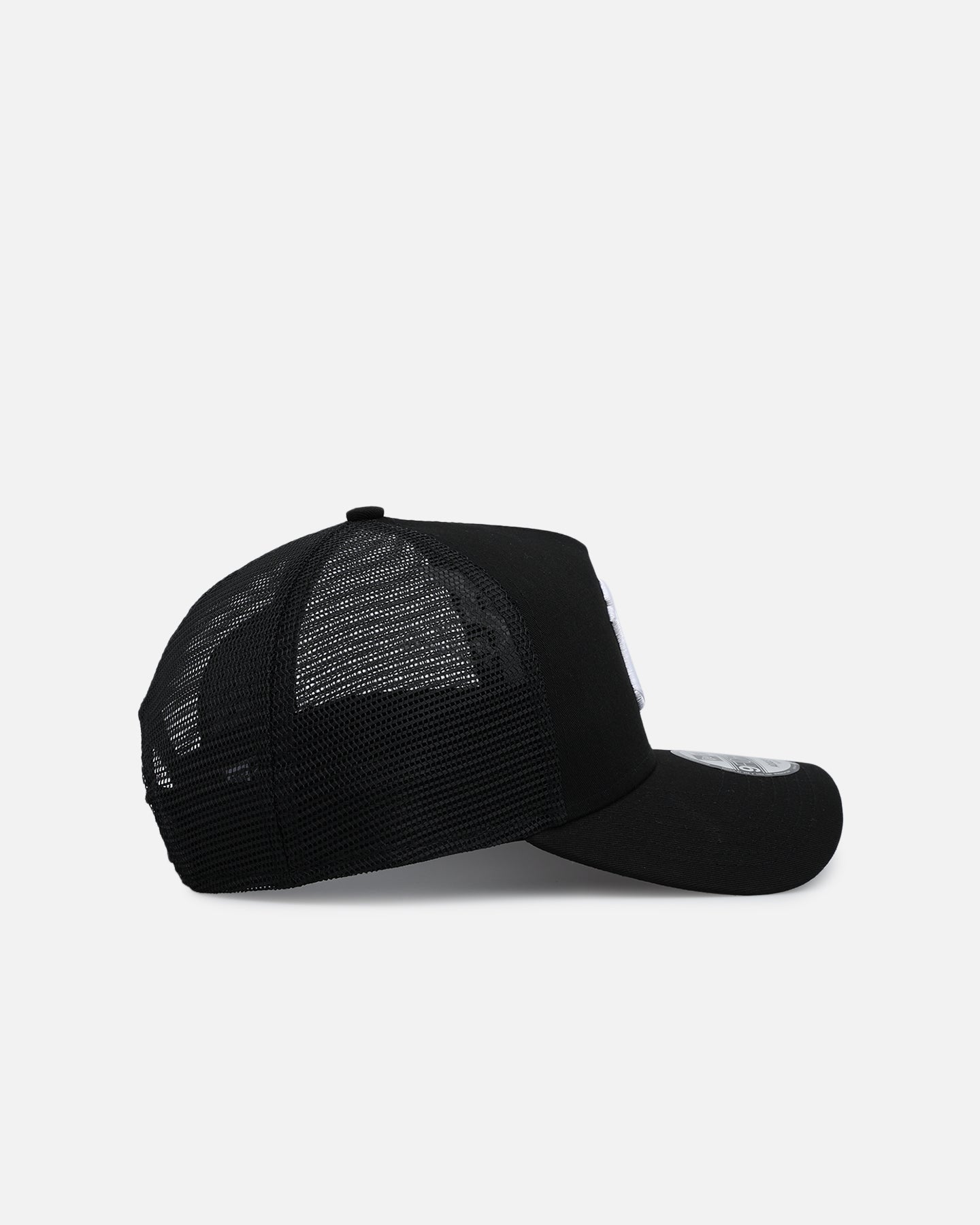 New Era New York Yankees 'Cherub Trucker' 9FORTY A-Frame Trucker Snapback Black/White