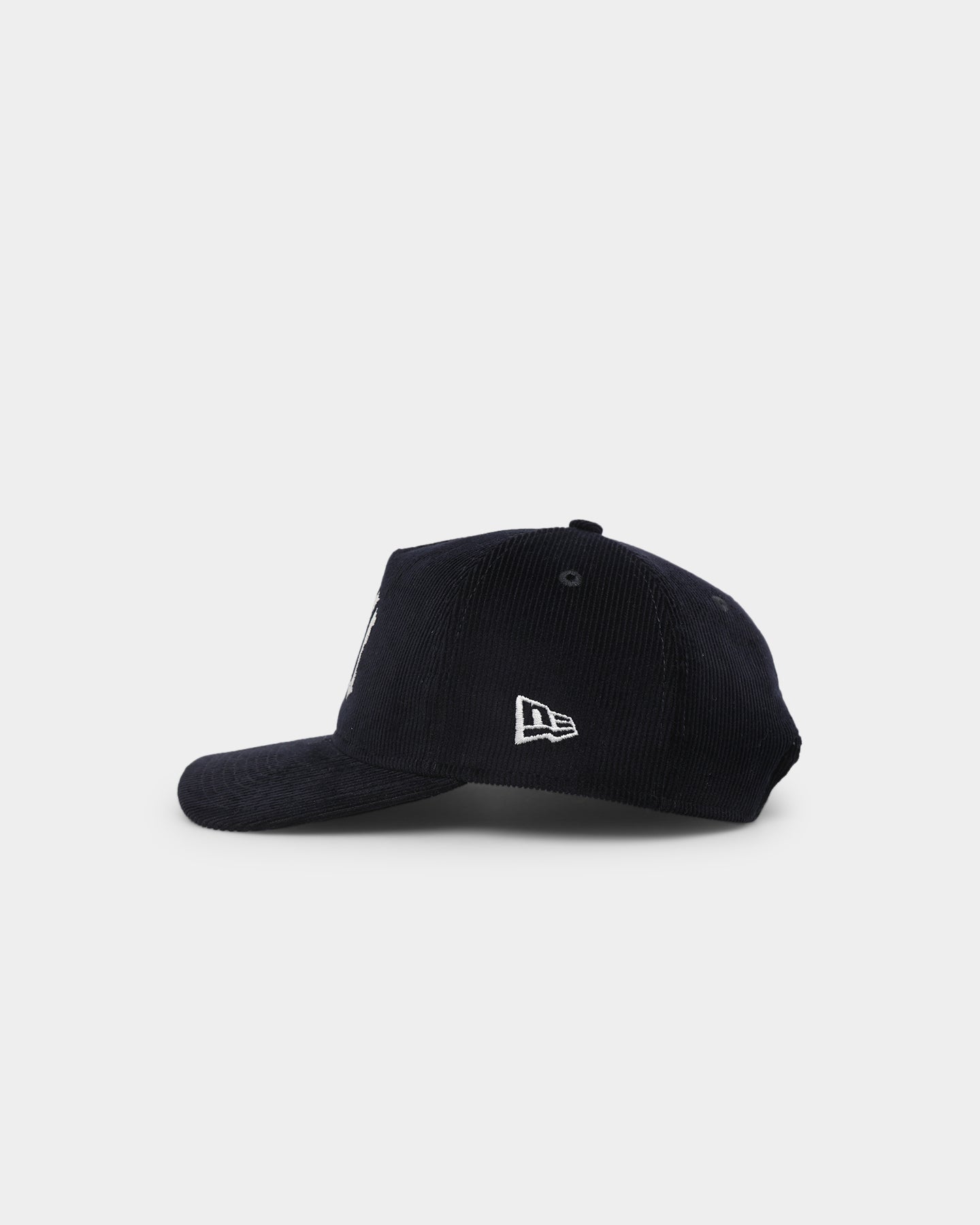 New Era New York Yankees 'Throwback Corduroy' Golfer Snapback Navy