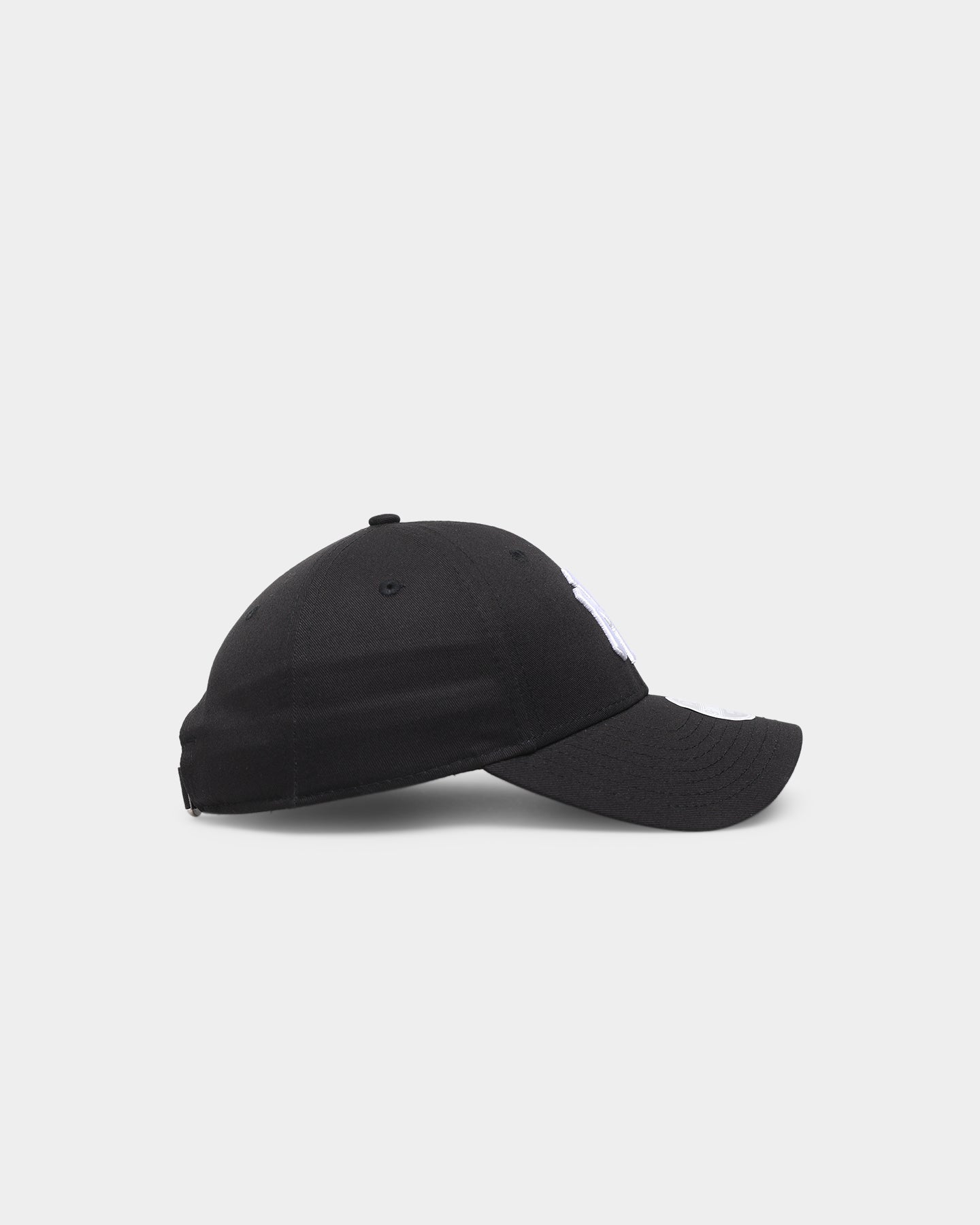 New Era Women's New York Yankees 'Rose Emblem' 9FORTY A-Frame Snapback Black/Rose
