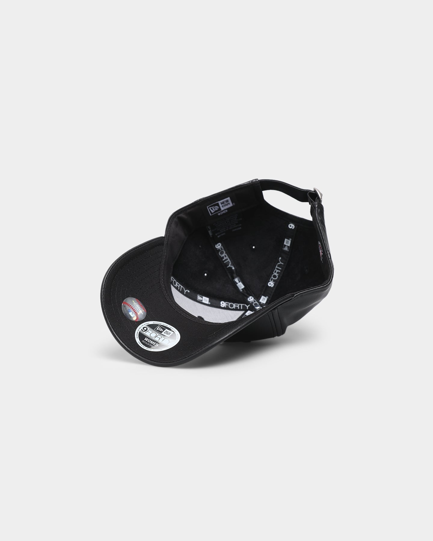 New Era Women's New York Yankees 'PU Leather' 9FORTY Casual Strapback Black/White