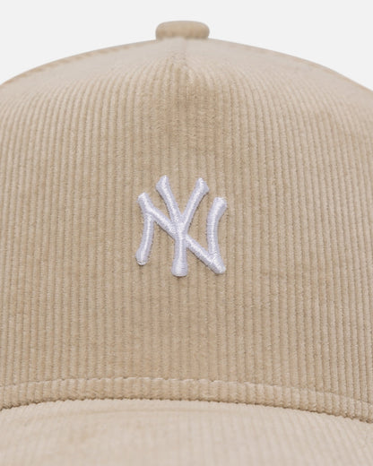 New Era New York Yankees 'Micro Cord Cream' 9FORTY A-Frame Snapback Cream/White