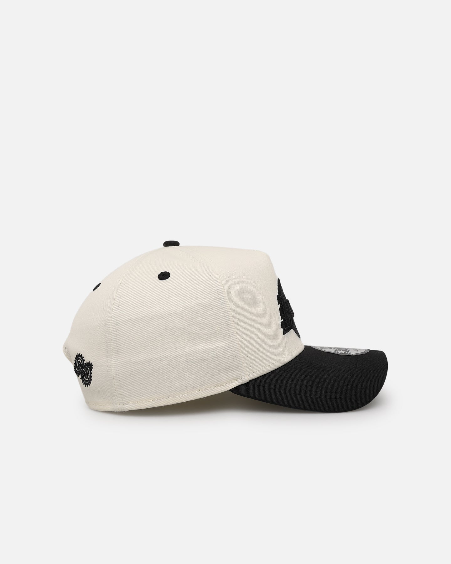 New Era Los Angeles Lakers 'Paisley Hit' 9FORTY A-Frame Snapback Chrome White/Black